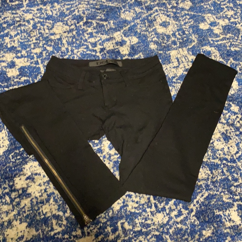 Bebe Black Low Waisted Skinny Leggings/Pants